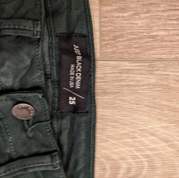 Just Black Denim, Green Jeans, Size 25 - Picture 3 of 4